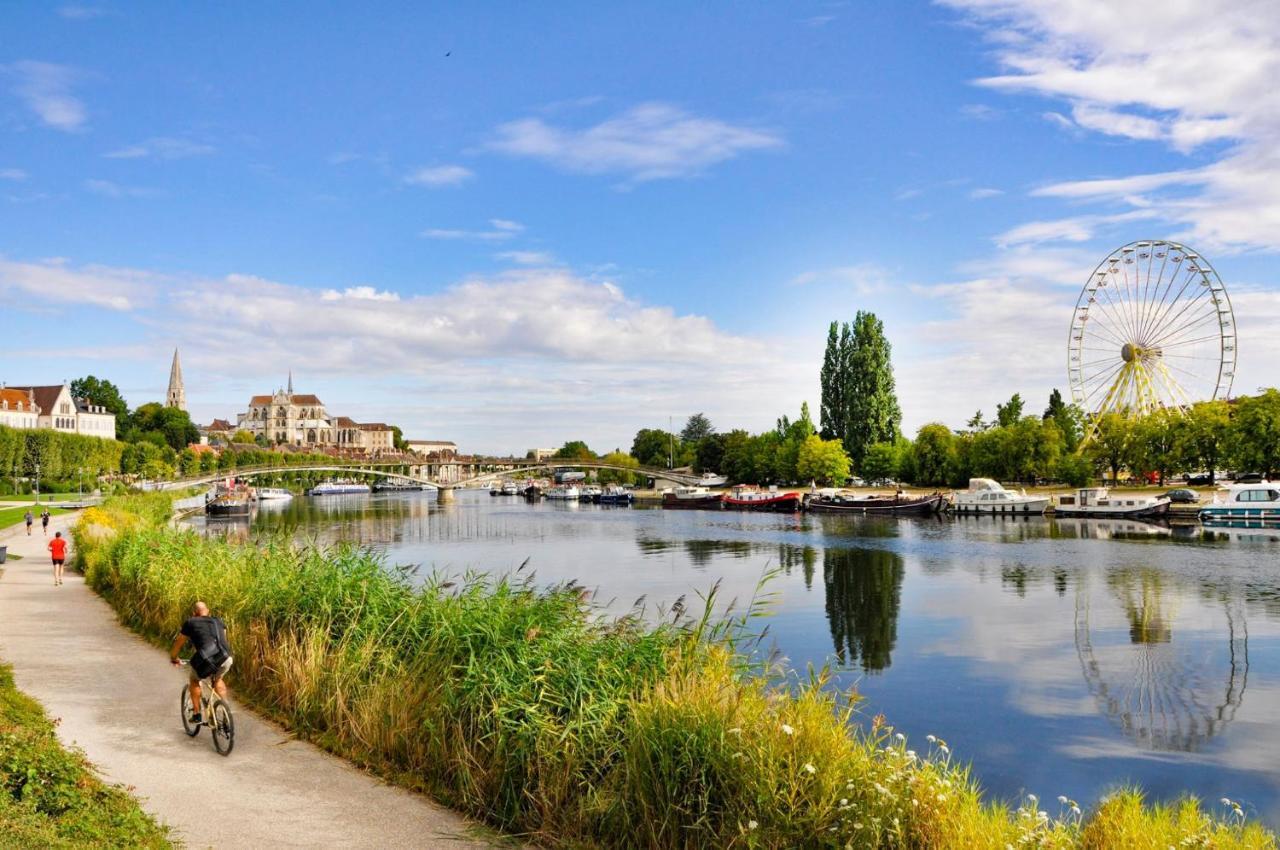 Charmant Appartement Plein Centre Ville - Parking Prive Auxerre Dış mekan fotoğraf